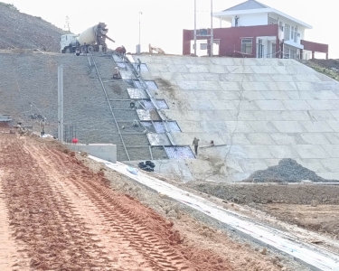 Công trình Chà Rang - Đổ bê tông mặt thân đập 