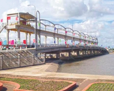 Cống Láng Thé (Trà Vinh) - Cống kết hợp cầu giao thông, 10 cửa x 7,5M