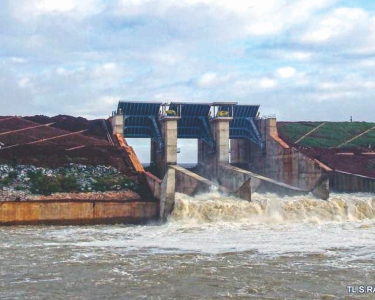 Hồ chứa nươc Sông Ray - Đập tràn xả lũ 3 cửa van cung x 11M