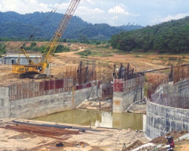 Hồ chứa nước Tà Pao (Tỉnh Bình Thuận) - Thi công đập tràn Hệ thống tủy lợi Tà Pao
