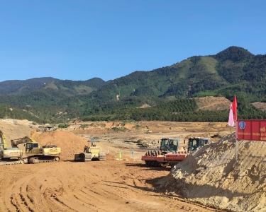 Công trình Sơn Trung - Hình ảnh chặn dòng 