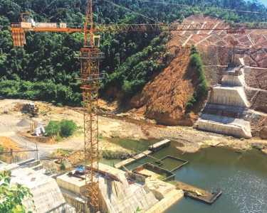 Thi công bê tông đập tràn