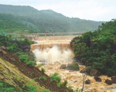 Xả lũ qua Đập tràn thủy điện H